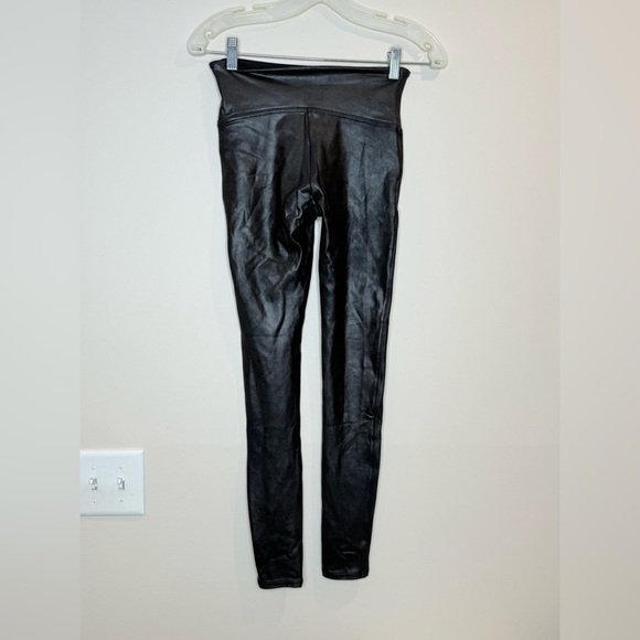 SPANX Pants - 🔥Spanks Black Shimmer women’s Black Faux Leather Leggings🔥